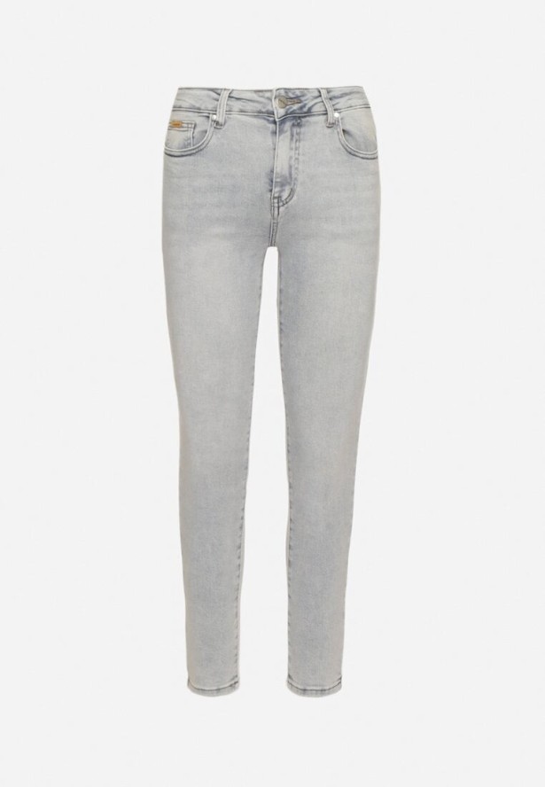 Jasnoniebieskie Klasyczne Jeansy o Dopasowanym Kroju Nairiviel