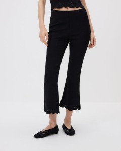 Spodnie flare z ażurowym wykończeniem - czarny