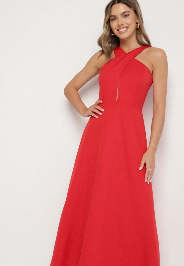 Czerwona Rozkloszowana Sukienka z Wiskozą i Dekoltem Typu Halter Dolienna
