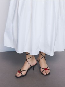 Sandały z wiązaniem wokół kostki - czarny