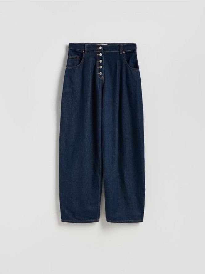 Jeansy barrel z zakładkami - granatowy