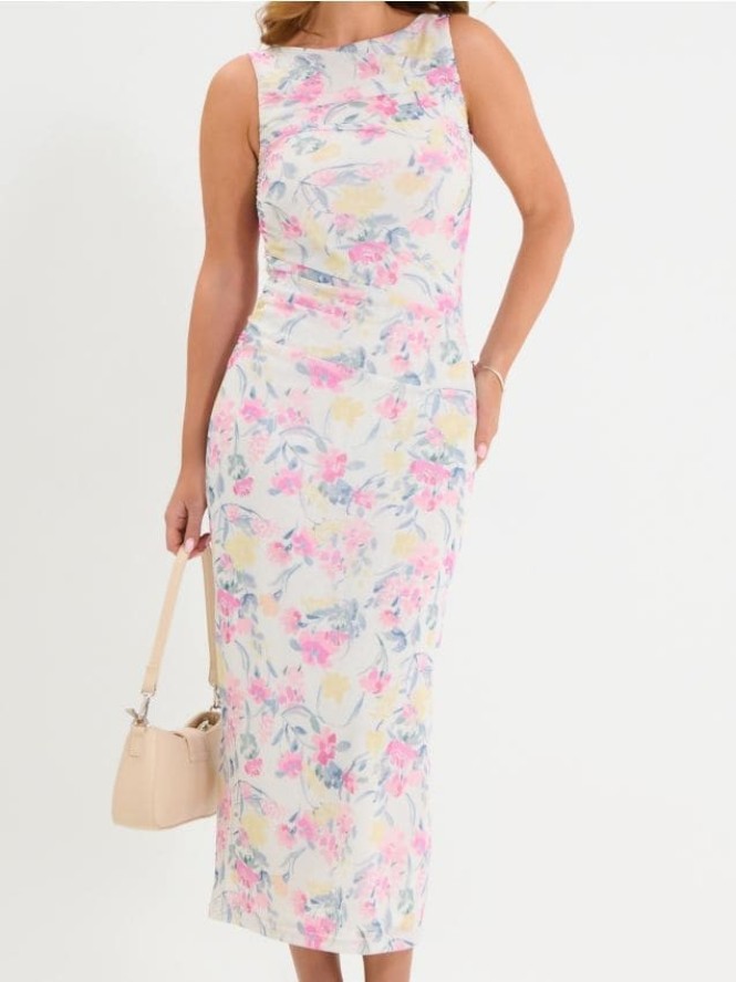 Sukienka maxi w kwiaty z marszczeniami - wielobarwny