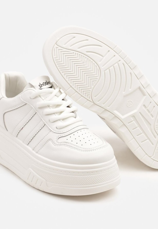Białe Sneakersy na Grubej Podeszwie z Perforacją i Paskami Fonistia