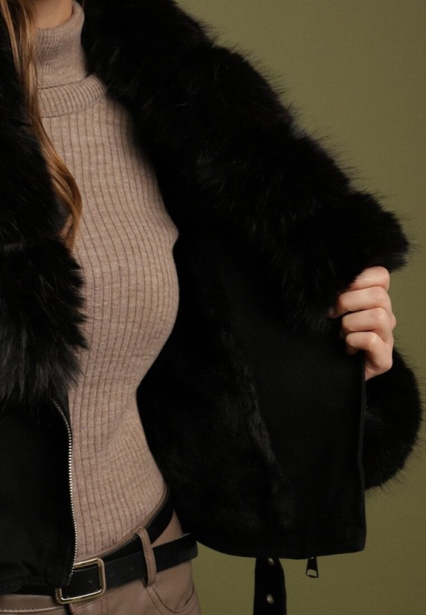 Czarna Ocieplana Kurtka Ramoneska z Futrem przy Kołnierzu i Rękawach Mevesala