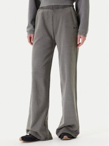 Guess Spodnie dresowe V5RB17 KCOS1 Szary Regular Fit