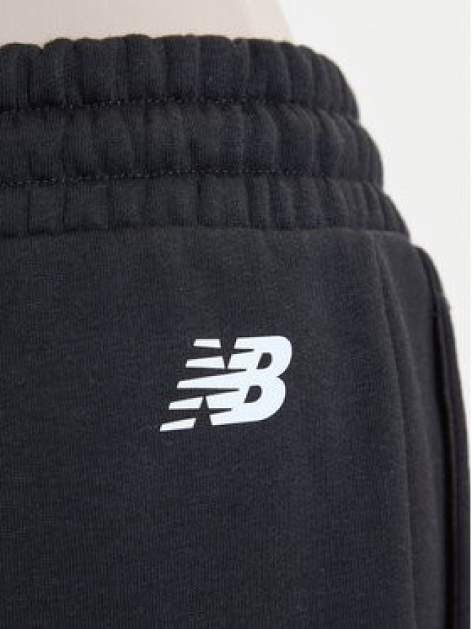 New Balance Spodnie dresowe WP53902 Czarny Relaxed Fit
