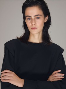 Bluza z poduszkami na ramionach - czarny