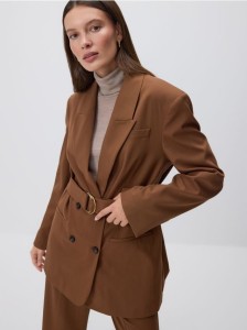 Dwurzędowa marynarka z paskiem - brązowy