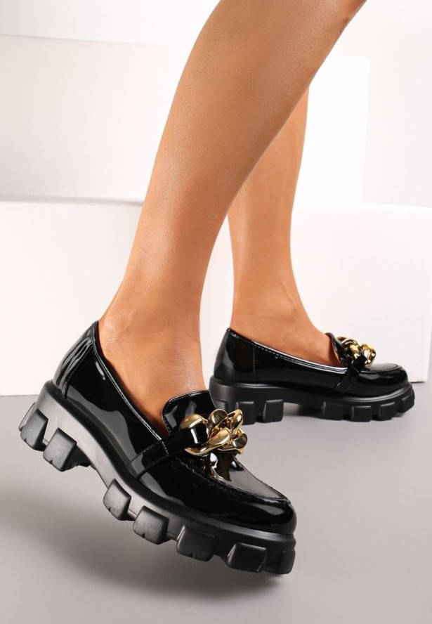 Czarne Mokasyny na Grubej Podeszwie z Łańcuchem Shasavan