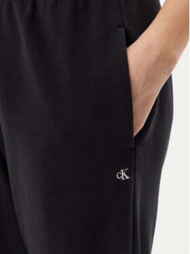Calvin Klein Jeans Spodnie dresowe J20J225537 Czarny Straight Fit