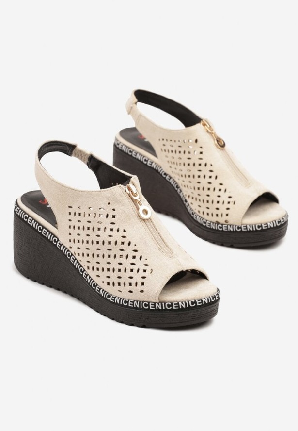 Beżowe Ażurowe Sandały na Koturnie z Suwakiem Adivine