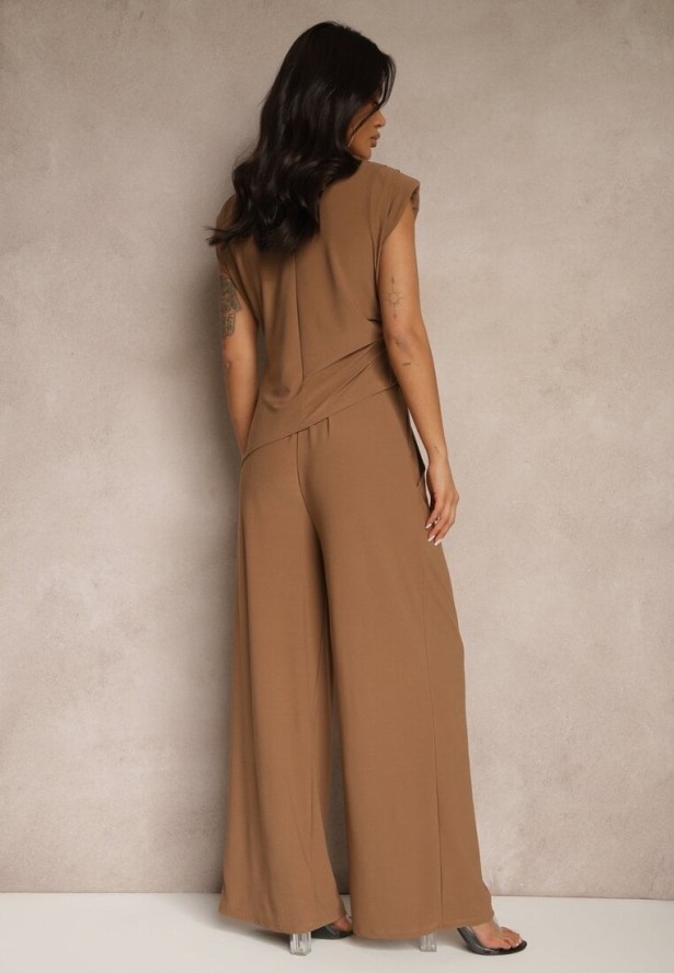 Brązowy Komplet Bluzka z Poduszkami w Ramionach i Proste Spodnie z Gumką w Pasie Divanes