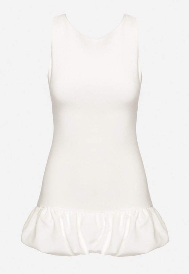 Biały Taliowany Kombinezon Ozdobiony Falbanką Semiriela