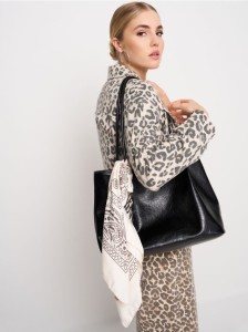 Duża torebka na ramię - czarny