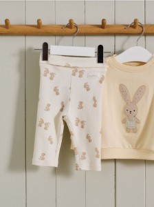 Bawełniane legginsy ze wzorem - kremowy