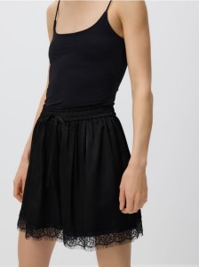 Szorty z wiązaniem - czarny