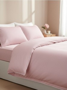 Komplet satynowej pościeli z ozdobnym wykończeniem - różowy