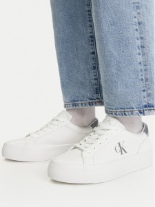 Calvin Klein Sneakersy Vulc Flatf Lth Silver Logo Tag YW0YW01877 Biały