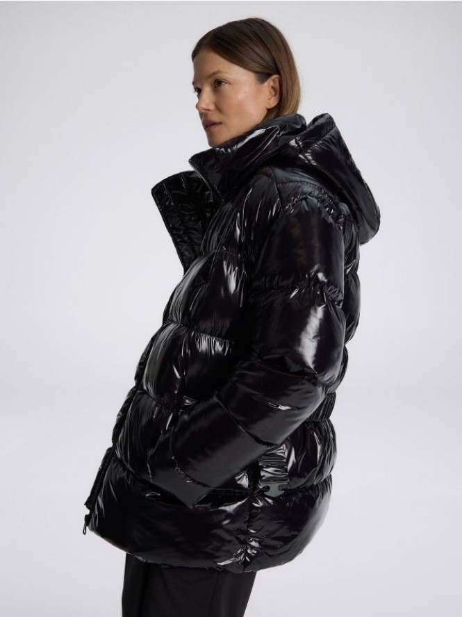 Pikowana kurtka z paskiem - czarny