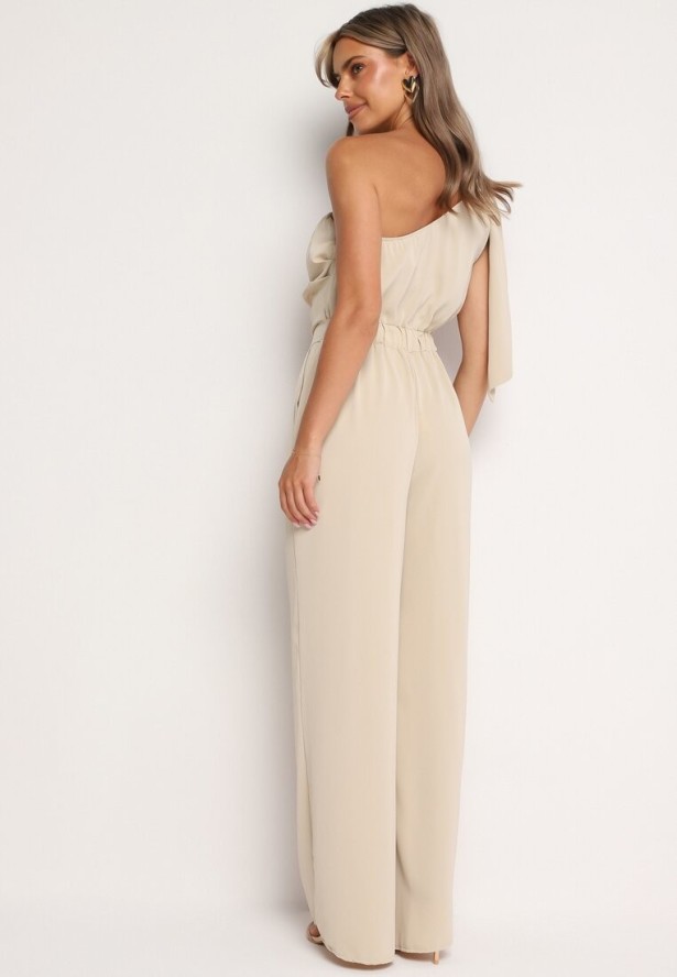Beżowy Kombinezon Asymetryczny na Jedno Ramię z Dwoma Kieszeniami Benama
