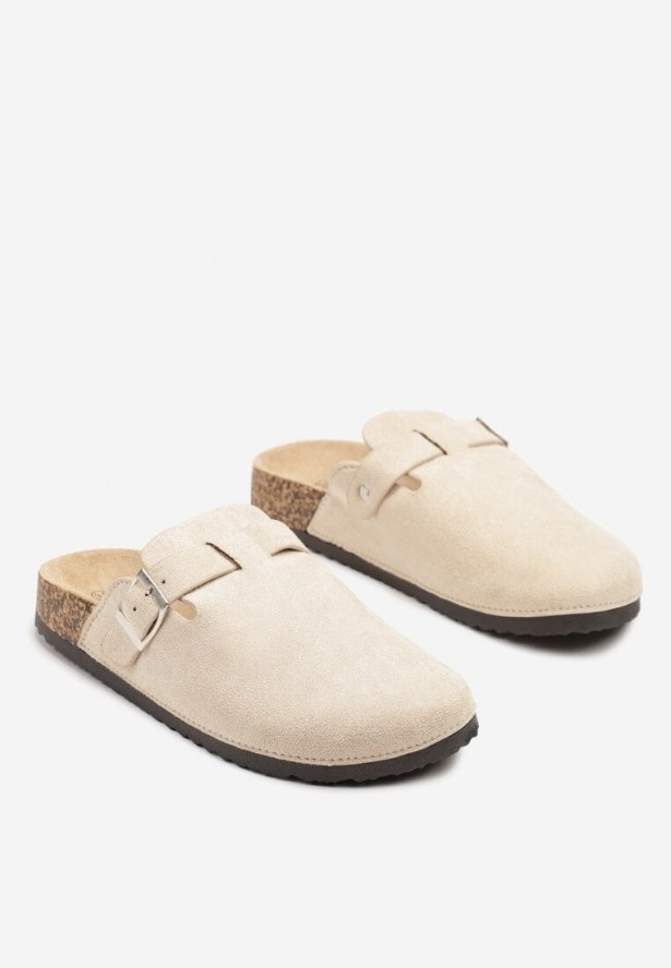 Beżowe Klapki Typu Chodaki z Ekozamszu Zdobione Sprzączką Amustana