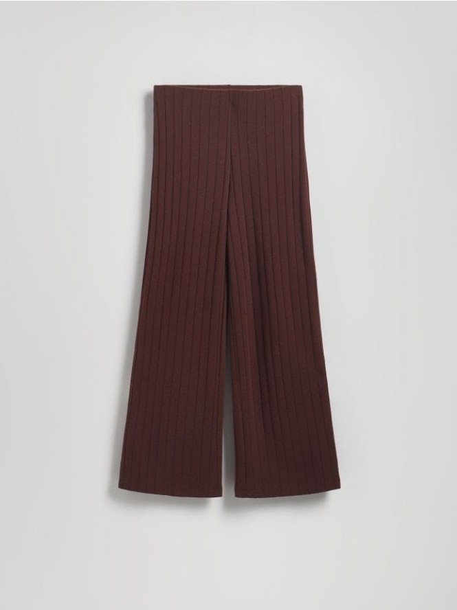 Dzianinowe spodnie w prążek - brązowy