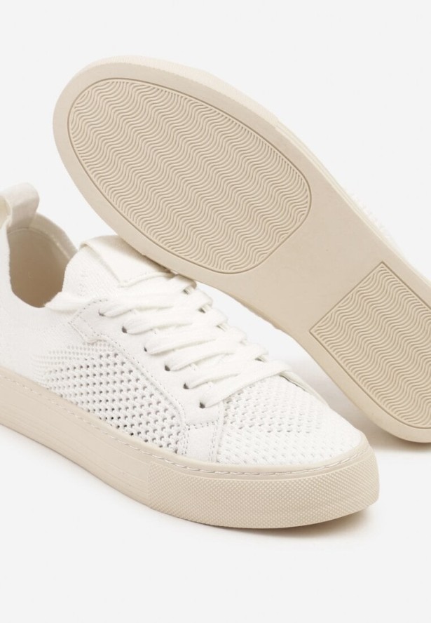 Białe Sneakersy z Siateczkową Cholewką i Metaliczną Nicią Nimiovana