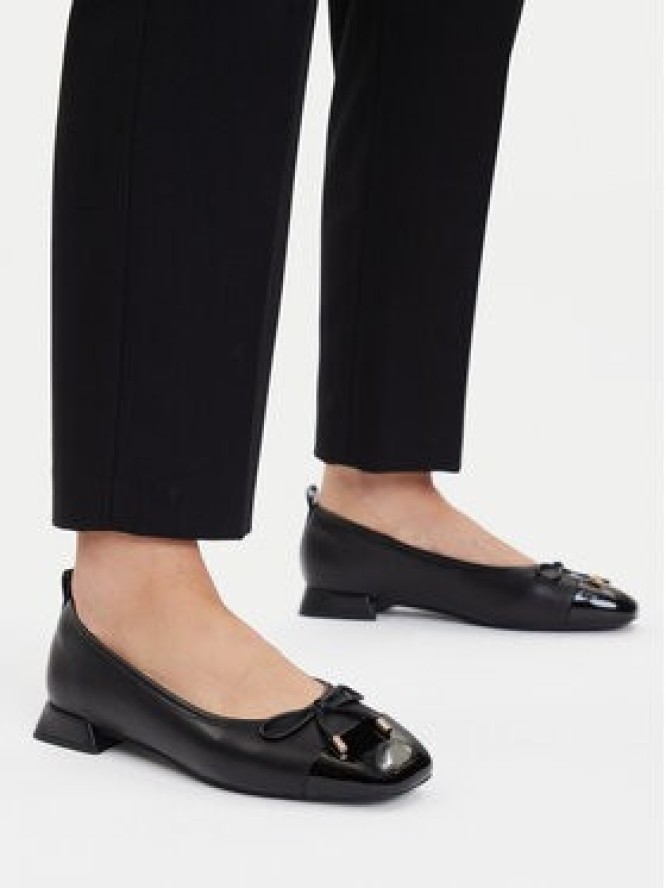 Clarks Baleriny Ubree15 Poppy 26181322 Czarny