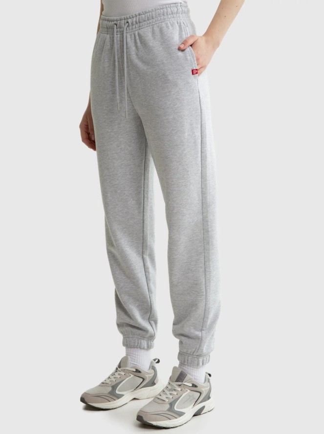 Spodnie damskie dresowe szare Yeva 901