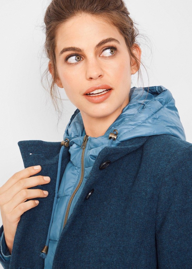 Krótki płaszcz zimowy z materiału w optyce wełny, z efektem 2 w 1