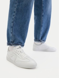 LOVE MOSCHINO Sneakersy JA15112G1OIA0100 Biały