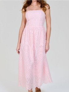 Bawełniana ażurowa sukienka midi na ramiączkach - różowy