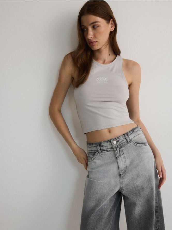 Top z haftem - jasnoszary