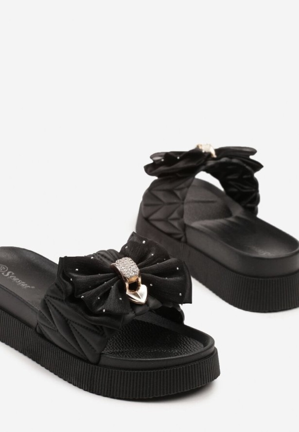 Czarne Klapki na Grubej Podeszwie z Ozdobną Kokardą Kinnela