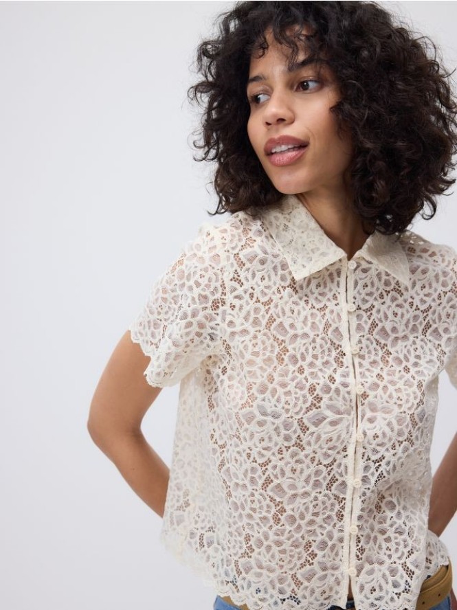 Koronkowa koszula - złamana biel