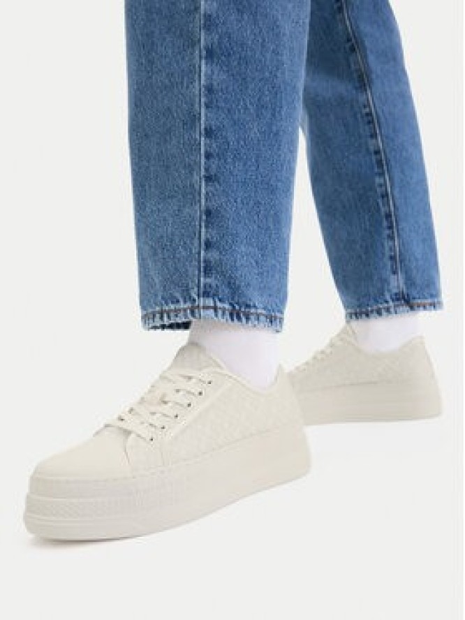 Armani Exchange Sneakersy XW002786 AF23055 M0107 Biały