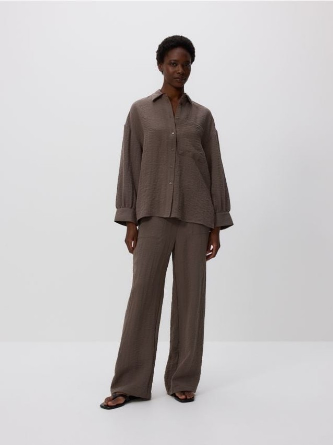 Koszula z efektem gniecenia - brązowy