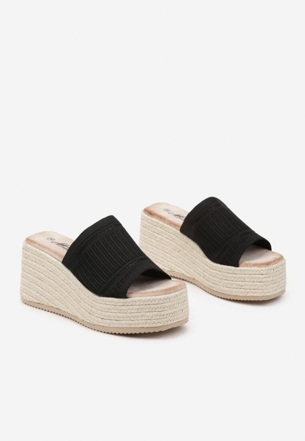 Czarne Klapki na Plecionym Koturnie z Cholewką w Paski Neoviris