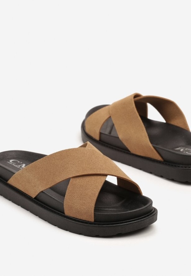 Ciemnobeżowe Klapki z Dwoma Paskami Liariselle