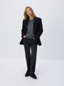 Sweter z ozdobnymi aplikacjami - szary