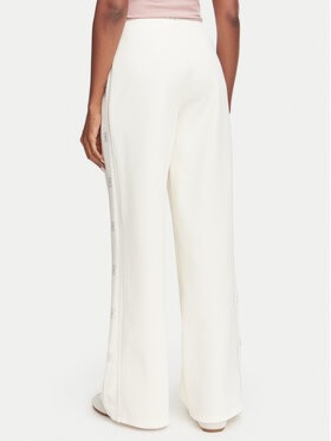 Guess Spodnie dresowe V5BB12 KCX22 Kremowy Regular Fit