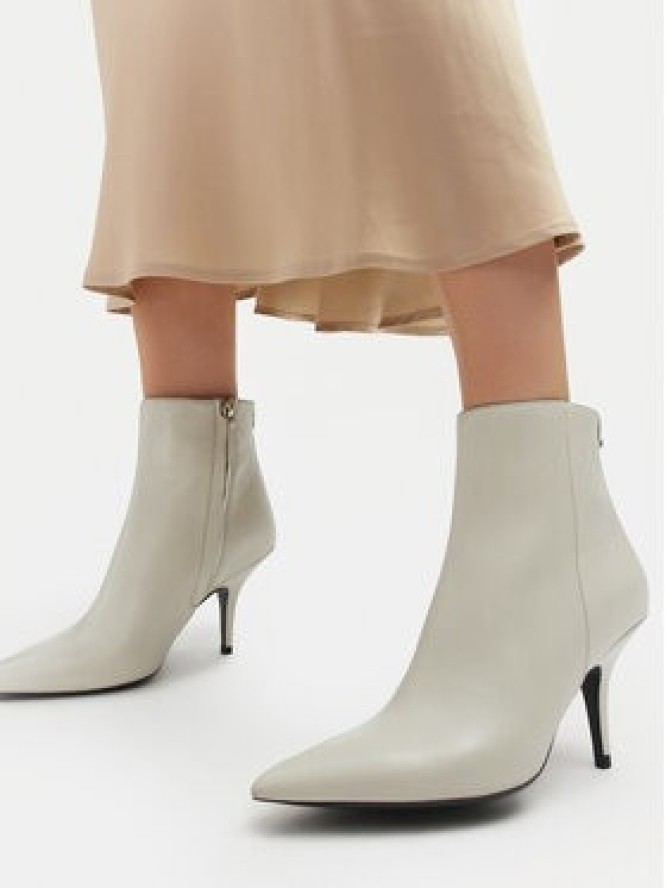 Patrizia Pepe Botki 8Y0094/L048-W338 Écru