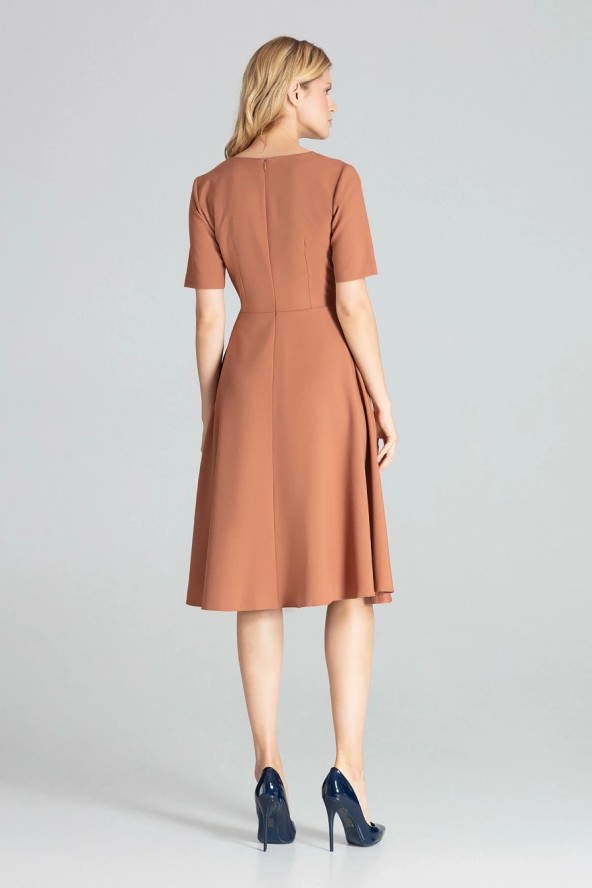 Rozkloszowana sukienka midi z dekoltem V brązowa