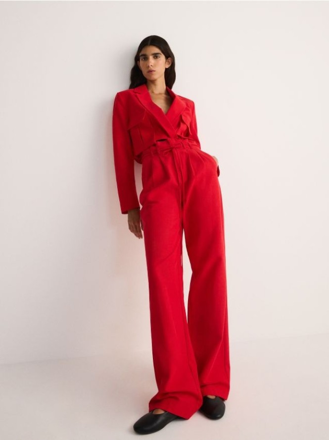 Szerokie spodnie z zakładkami i lnem - czerwony