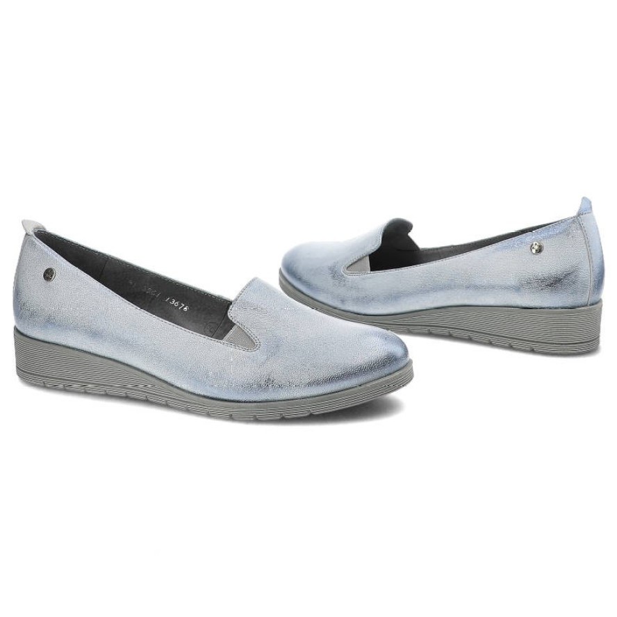 Półbuty damskie Maciejka, lakierowana skóra licowa z gumowym ściągaczem, błękitne, 03561-34-00-5