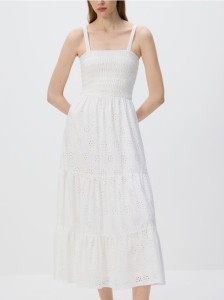 Ażurowa sukienka midi - biały