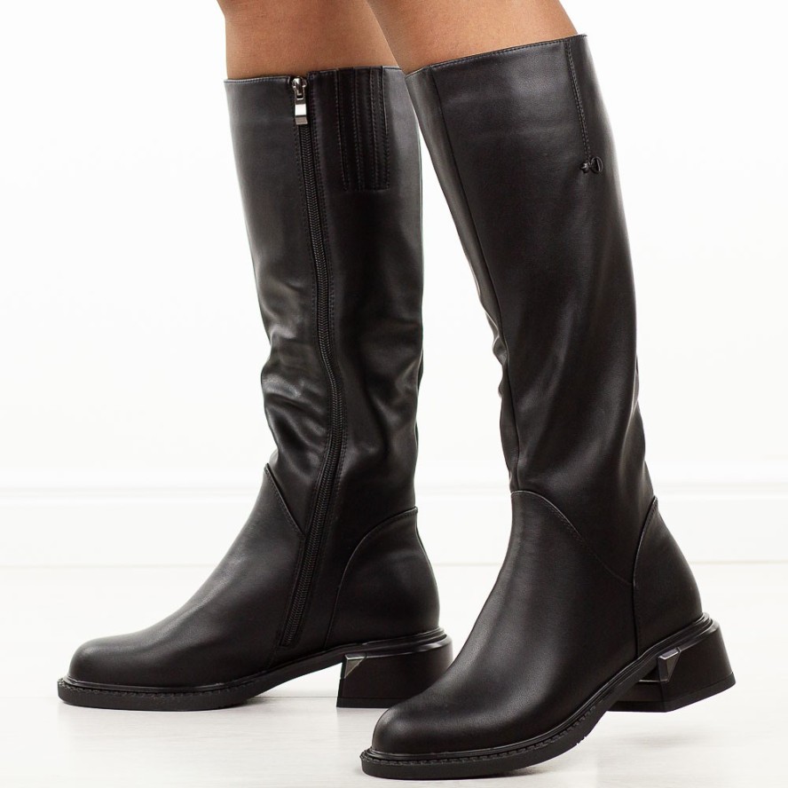 Czarne skórzane kozaki damskie DiA 52-110