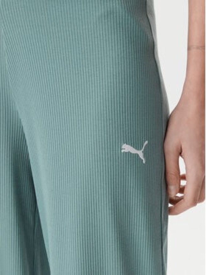 Puma Spodnie dresowe Ess Elevated 685025 Zielony Straight Fit