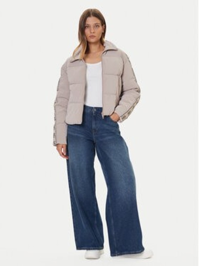 Guess Kurtka zimowa V5BL11 WGYC2 Beżowy Regular Fit