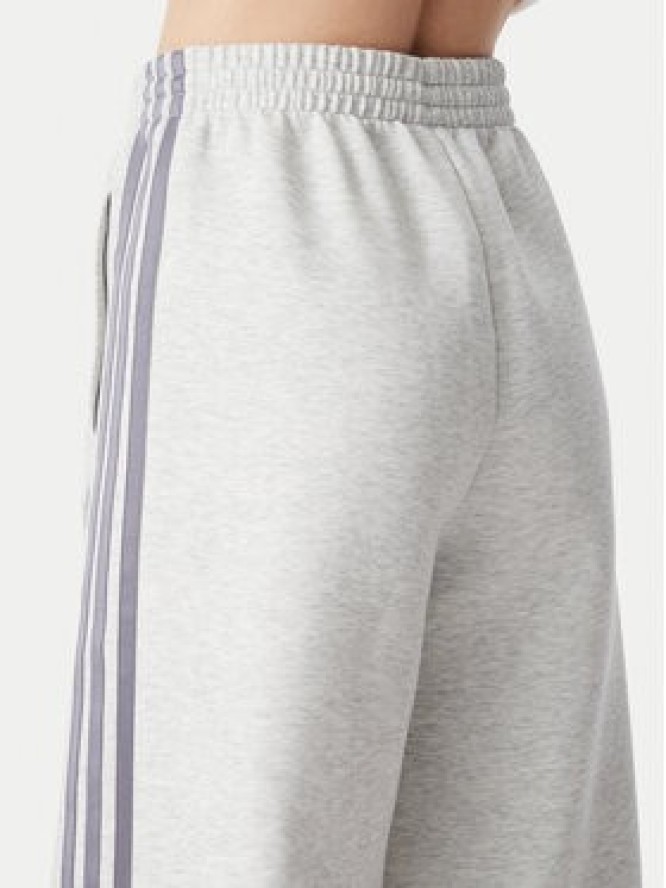 adidas Spodnie dresowe Spacer HY8044 Szary jasny Wide Leg